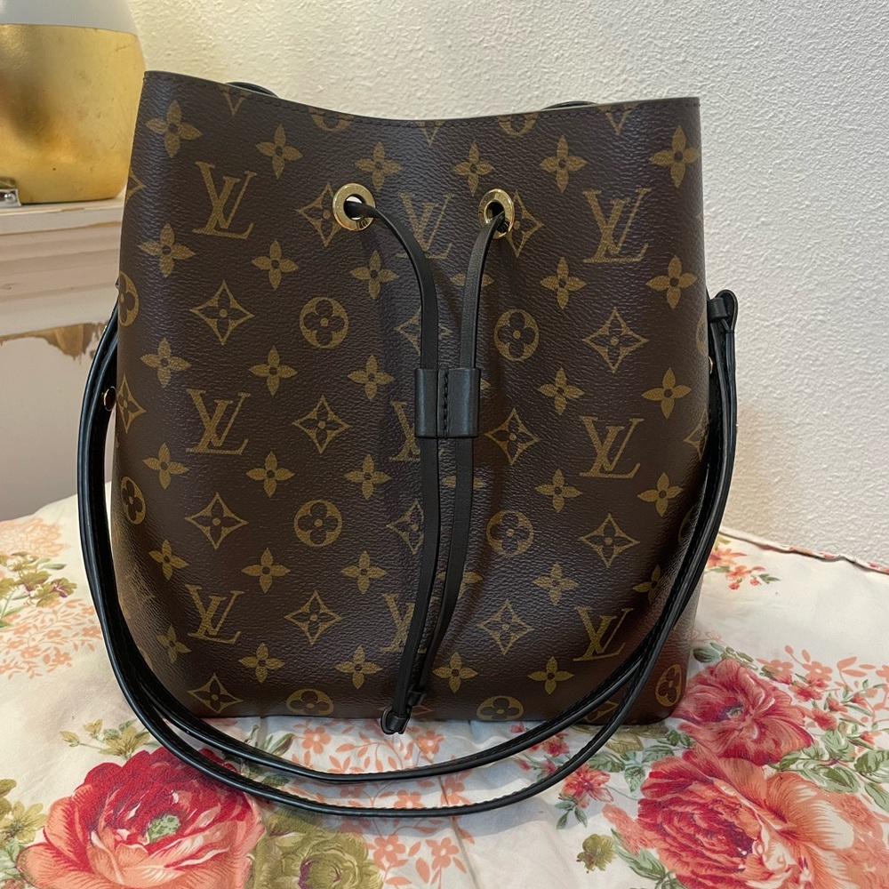 Louis Vuitton néonoé monogram